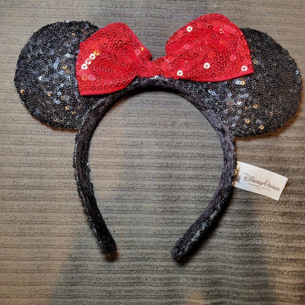 Disney Black and Red Sequins Mouse Ears  NWT